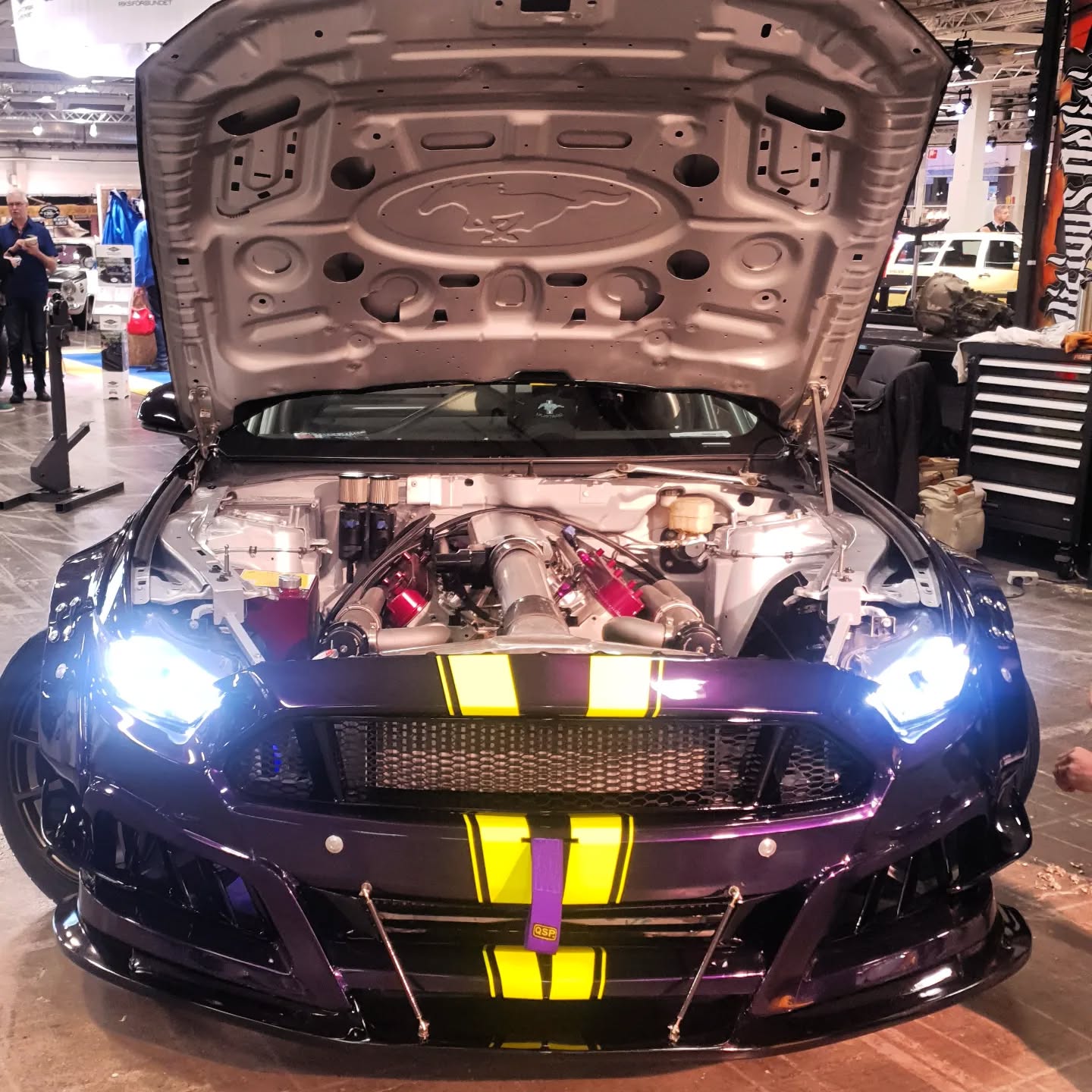 Ford Mustang VI med en Chevrolet LQ4 (V8) dubbel turbo från Holset